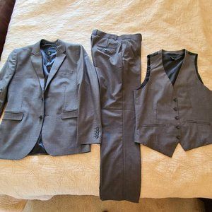 H&M 3-Piece Men's Suit 38R